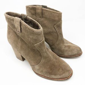 Splendid Lakota Round Toe 8 Stacked Heel Booties